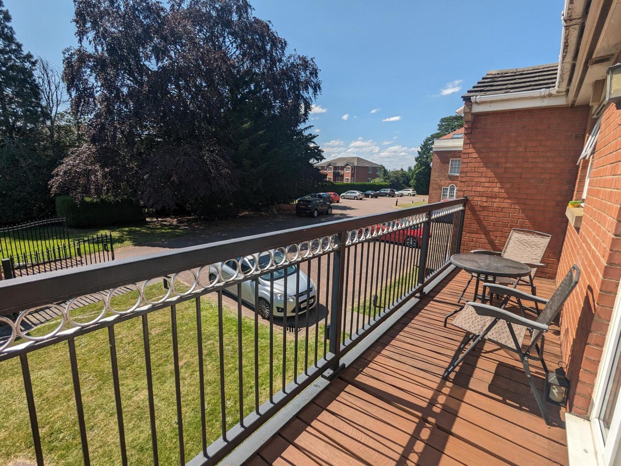 Stylish Modern Apartment, Free Secure Parking Allesley Екстериор снимка
